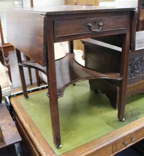 A George III mahogany Pembroke breakfast table